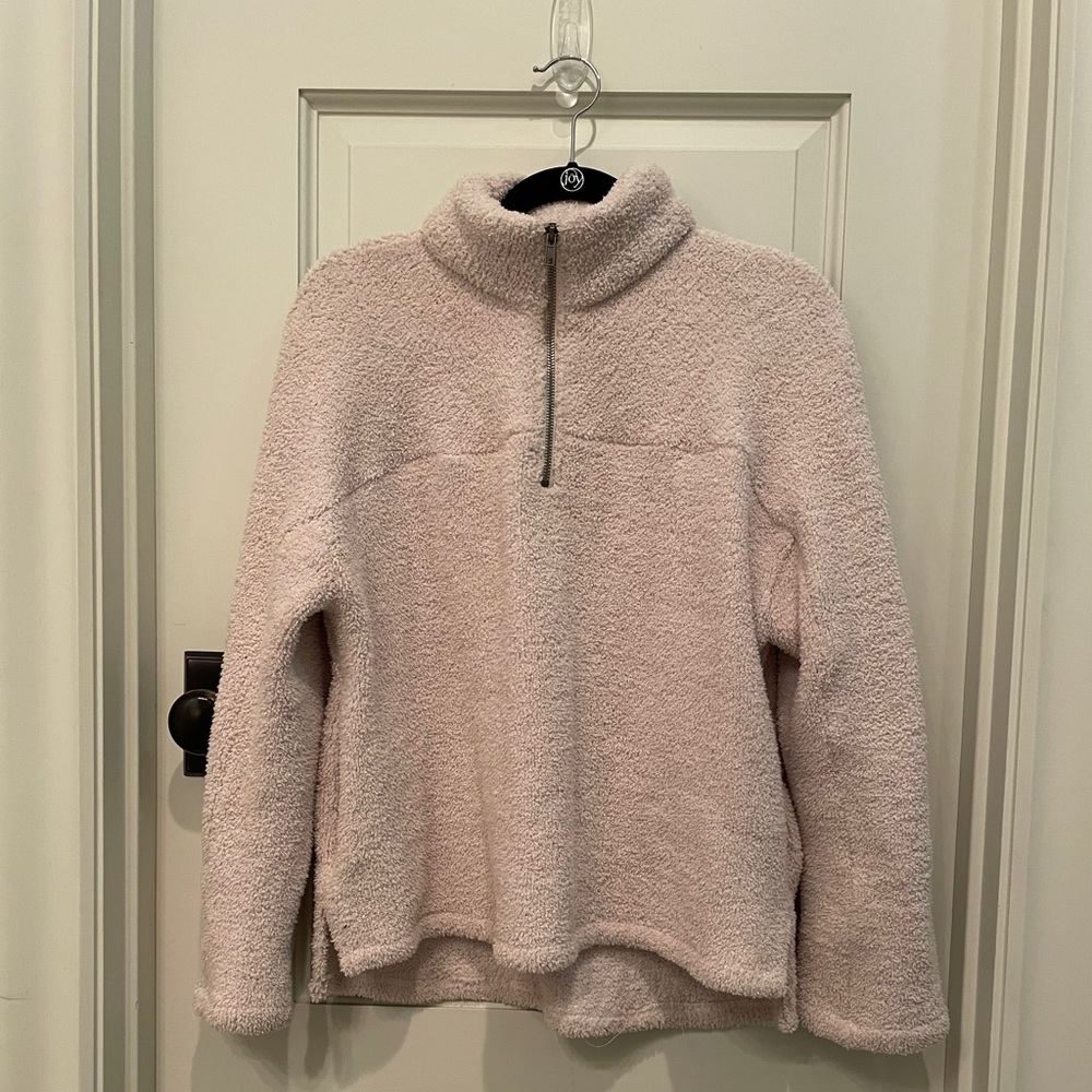 Altar’d State fuzzy pull over